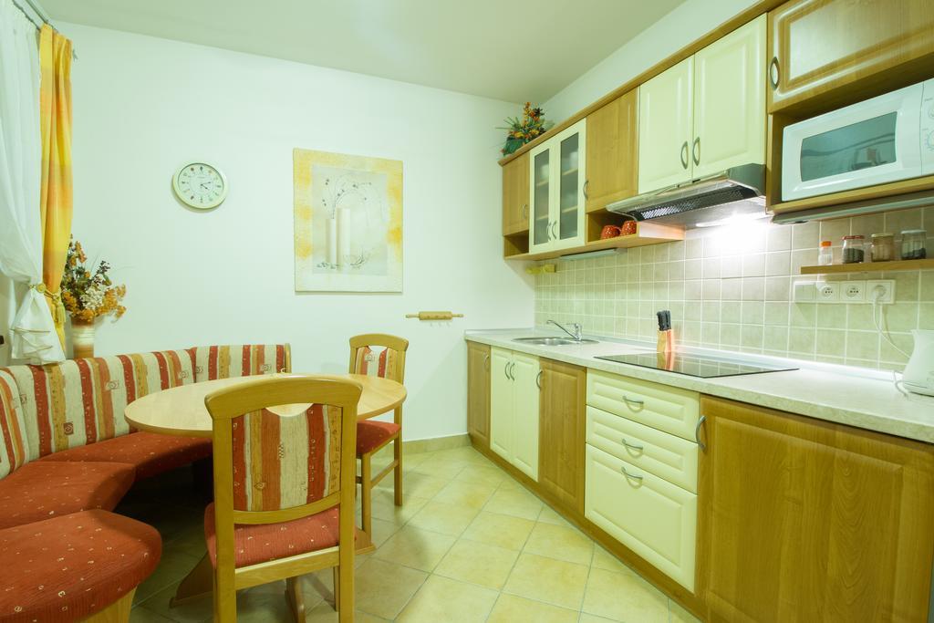 Vila Helena - Apartment Helena 2 Ruzomberok Room photo