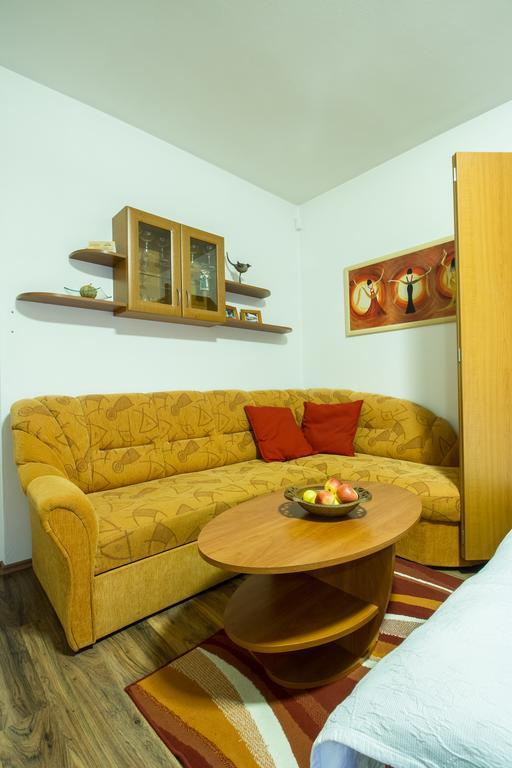 Vila Helena - Apartment Helena 2 Ruzomberok Room photo